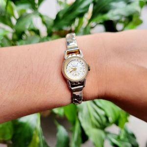 Vintage Swiss Lucerne 17 Jewels Dainty Watch